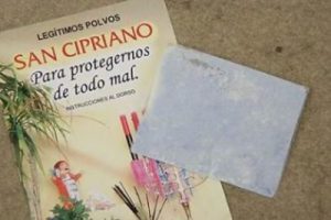 Kit RITUAL POLVO de SAN CIPRIANO para protegernos de todo mal